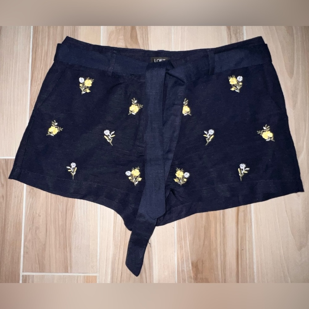 LOFT Navy Blue Embroidered Linen-Blend Shorts, Size 6 ✨